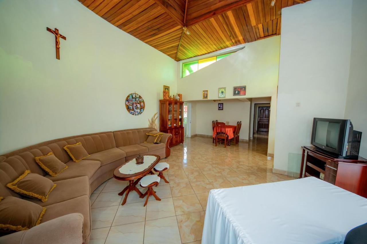 Nazareth Guest House Кигали Экстерьер фото